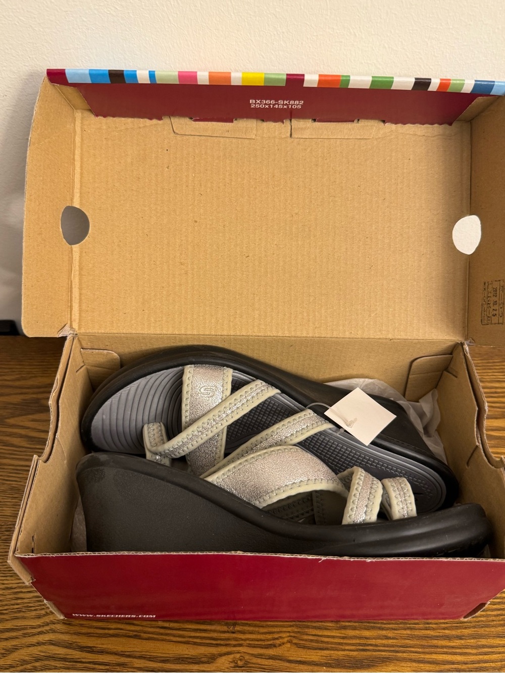 NIB Skechers Cali Rumblers Silver Metallic Strappy Wedge Sandals Size 7 - Picture 3 of 13